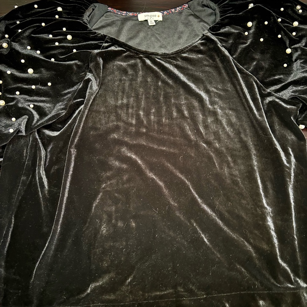 Umgee Black Velvet Puff-Sleeve Top with Pearl Embellishments